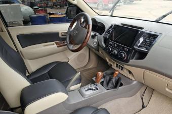 Toyota fortuner authentique 2015 sans plaque essence volant normal 4 cylindres full option chaise cuir avec traction  le prix  22.000  discuter localisation limete 