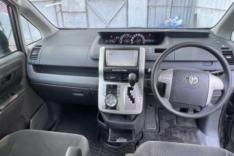 TOYOTA NOHA A VENDRE  KINSHASA 