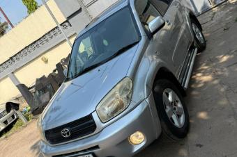 TOYOTA RAV4 A VENDRE  KINSHASA 