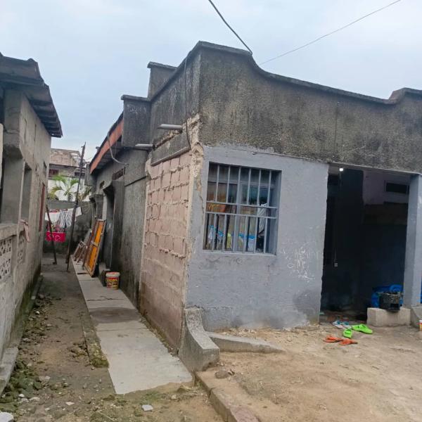 Vente parcelle  Limete 1 re rue funa forgeron 