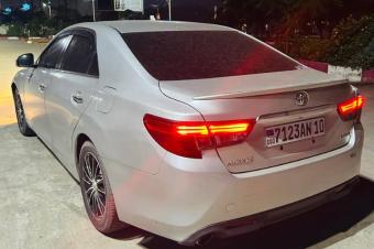 Toyota Mark 3 Nouveau  Climatisation impeccable  Couleur dorigine  Kilomtrage 9000 Jantes chromes  Dverrouillage coffre en distance  Dmarrage bouton poussoir  Poignets magn
