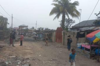 Un terrain vide avec clture et portail en vente  MATETE DEBONHOMME 16 me rue 