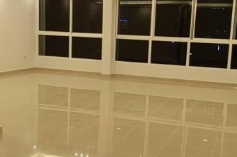Appartement de 3 ch  vendre sur le boulevard du 30 juin Gombe 450000 dollars  discuter 