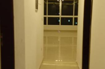 Appartement de 3 ch  vendre sur le boulevard du 30 juin Gombe 450000 dollars  discuter 