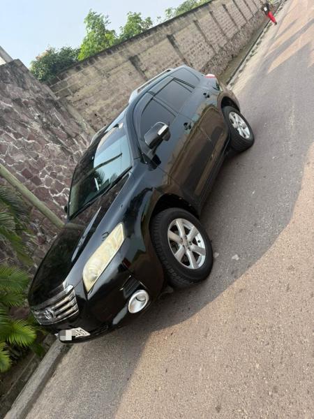 TOYOTA VANGUARD A VENDRE  KINSHASA 