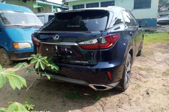 Lexus RX 450 sans plaque dimmatriculation volant londre automatique Essence prix de dpart cest 25000  discuter localisation cit verte