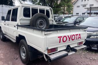 Toyota land cruiser double cabine 
