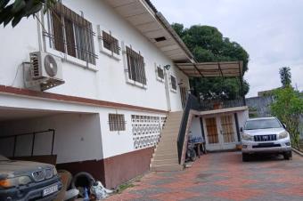 Villa  vendre  ma campagne 1 trs bon emplacement 30msur54 1600000 dollars  discuter possibilit de morceller 