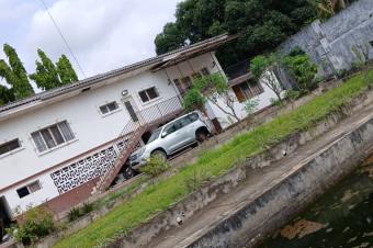 Villa  vendre  ma campagne 1 trs bon emplacement 30msur54 1600000 dollars  discuter possibilit de morceller 