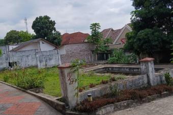 Villa  vendre  ma campagne 1 trs bon emplacement 30msur54 1600000 dollars  discuter possibilit de morceller 