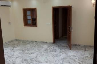 Immeuble  vendre  20mai sur macadam dans la commune de kalamu 