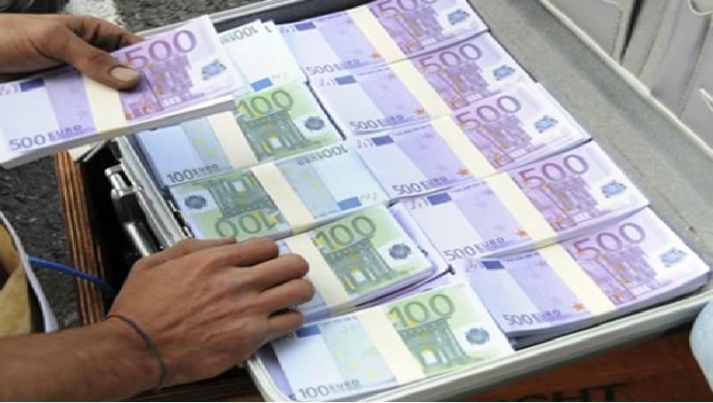 LA VALISE MAGIQUE INCROYABLE.