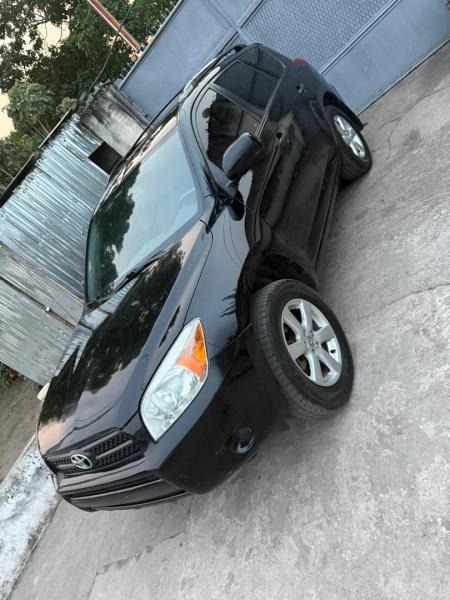 TOYOTA NEW RAV4 A VENDRE  KINSHASA 