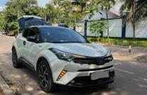 Toyota CHR  Couleur d'origine Volant gauche Automatique Essence 4 cylindre Climatisation impeccable Full options Prix :16500$ mediacongo