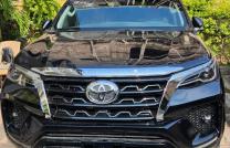 Toyota fortuner authentiques 2020 Sans plaque  Automatique Essence 4 cylindre Climatisation mundele  Prix :47000$ à discuter mediacongo