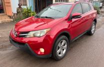 Toyota RAV4 Sans plaque Couleur d'origine Automatique Essence 4 cylindre Full options Toit ouvrant Année 2015 Volant gauche Climatisation libanga Prix :18500$ à discuter mediacongo