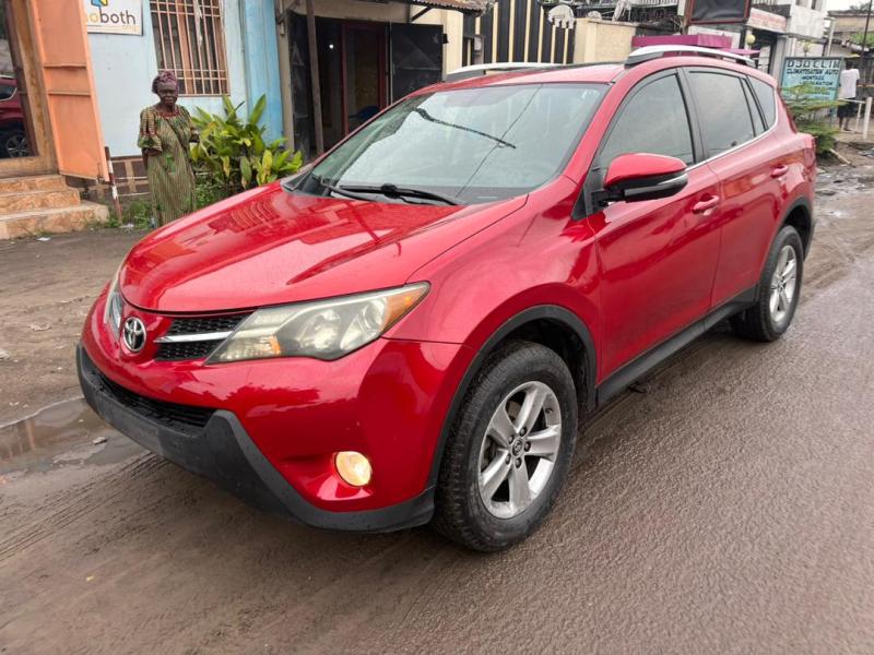 Toyota RAV4 Sans plaque Couleur dorigine Automatique Essence 4 cylindre Full options Toit ouvrant Anne 2015 Volant gauche Climatisation libanga Prix 18500  discuter