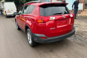 Toyota RAV4 Sans plaque Couleur dorigine Automatique Essence 4 cylindre Full options Toit ouvrant Anne 2015 Volant gauche Climatisation libanga Prix 18500  discuter