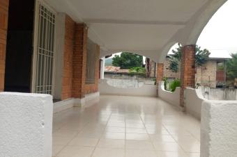 Vente parcelle avec grande maison  Mont ngafula 