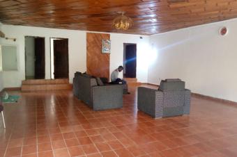 Vente parcelle avec grande maison  Mont ngafula 