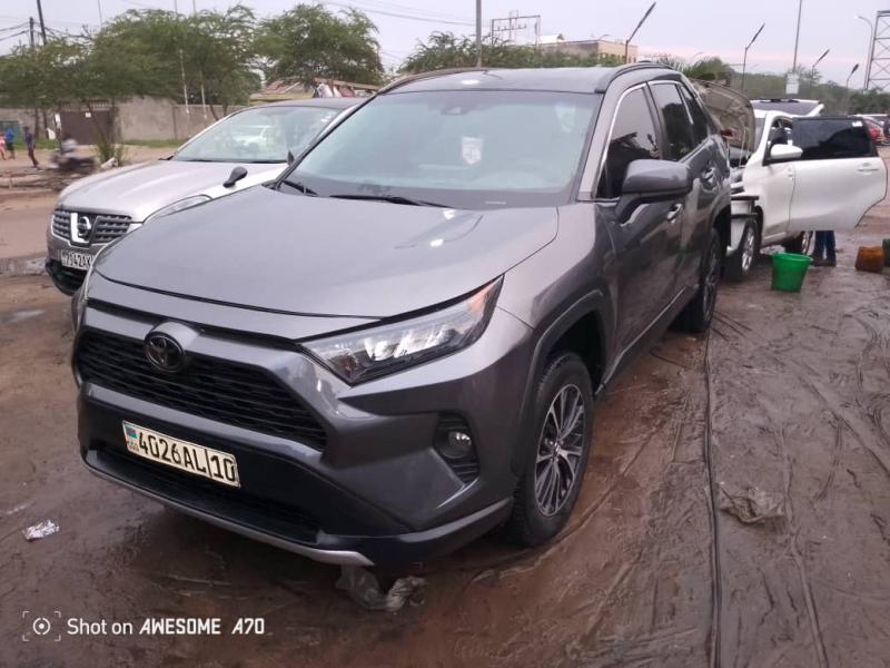 Rav4 XLE 2021 No hybrid  Couleur dorigine partout  Volant gauche Full option Autom Essence 4 Cylindres 4x4 Climatiser faible kilomtrage intrieur tissu  20.000