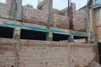 Vente dune parcelle terrain vide cltur portail situ dans la commune de Limete 7 me rue industrielle 