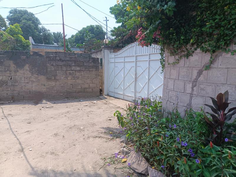 GS13IMMO SARL met  votre disposition la vente de cette magnifique villa QMimosas CNgaliema. Rf Alimentation SK. Dimension 2440M. Prix 695.000  discuter.  vous.