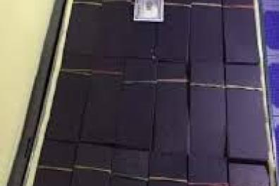 mode_habillement_bijoux_montres_chaussures_lunettes Anonyme  