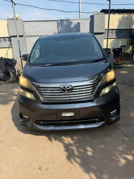 TOYOTA VELFIRE FULL OPTION A VENDRE  KINSHASA 
