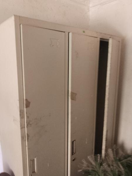 ArmoireLocker 