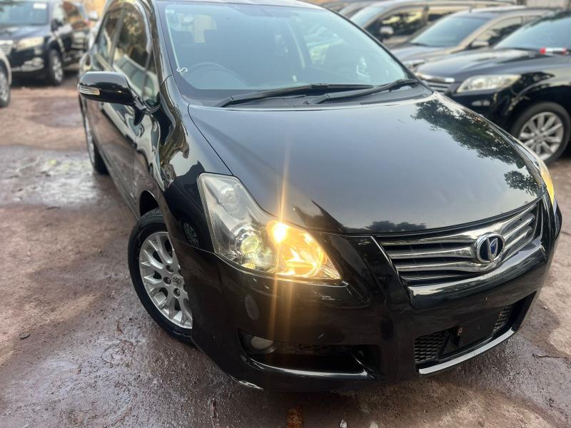Toyota blade sans plaque 2009 essence automatique 4cylinder kilomtrage 9900 camra de recul Prix 6800 a discuter