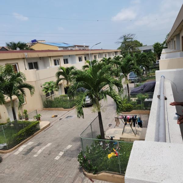 APPARTEMENT EN DUPLEX MISE EN LOCATION  LIMETE 1 RE RUE FUNA 