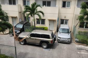 APPARTEMENT EN DUPLEX MISE EN LOCATION  LIMETE 1 RE RUE FUNA 