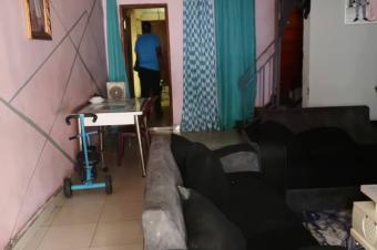Vente parcelle dun niveau soit R1  Lemba terminus 