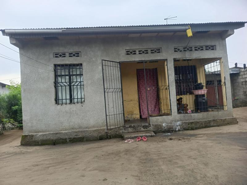 Parcelle mise en vente aprs aroport international de ndjili situ  Terre jaune Commune de la nsele 