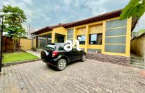 VENTE: PARCELLE DE 320m ² AVEC BÂTISSE DE 3 CHAMBRES A KINSHASA-MONT NGAFULA. Ref. En vrac  mediacongo