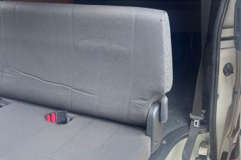 Hiace 2016 sans plaque essence automatique 4cylinder kilomtrage 17500 avec chaise prix 18500 a discuter