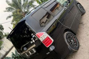 TOYOTA NOHA 3 A VENDRE A KINSHASA 