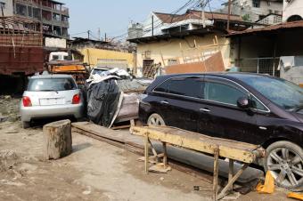 Immense parcelle en vente bien positionn  Limete 1 re rue funa 