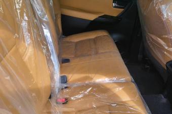 Fortuner 2020 couleur authentique  Sans plaque  Kilomtrage normal  Climatisation normal  3 siges en cuir chocolat  Prix 39000 a discut lgrement