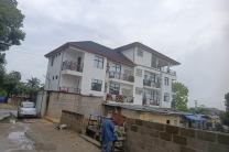 Parcelle en vente avec un bâtiment en étage de 2 niveaux R+2 à NGALIEMA/Okapi étrier  immobilier_vente_location