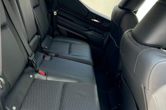 Prado txl 2024 authentique  Sans plaque  Toit ouvrant  Volant gauche Full option Autom Essence 4 Cylindres 4x4 Climatiser 00km intrieur cuire 3 banquettes multiples fonctionnalit