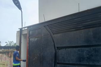 UN Immeuble en vente de 2 niveaux avec 5 appartements ET terrasse dans la Commune de NGALIEMAOKAPI 