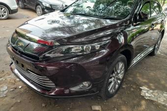 TOYOTA HARRIER Nouveau  Sans plaque  Full Option  Automatique Essence  Couleur dorigine  Climatisation impeccable  Kilomtrage faible  Prix 17.000 Localisation Appel