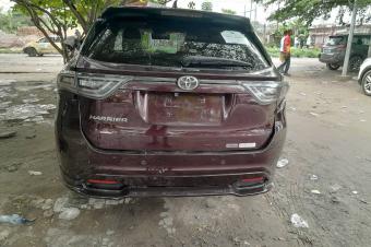 TOYOTA HARRIER Nouveau  Sans plaque  Full Option  Automatique Essence  Couleur dorigine  Climatisation impeccable  Kilomtrage faible  Prix 17.000 Localisation Appel