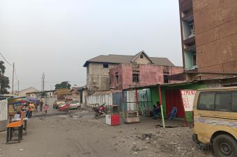 GS13IMMO SARL  met  votre disposition la vente de cette vaste concession dans la CLemba  proximit de la Route Bypass. Dimension  3352M. Prix  1.350.000  discuter.