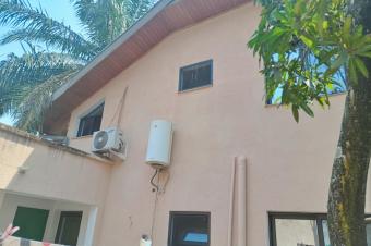 M.T SERVICESIMMO SARL met  votre disposition la vente de cette magnifique villa QMimosas. Rf Alimentation SK. Dimension 2440M. Prix 600.000  discuter.  vous.