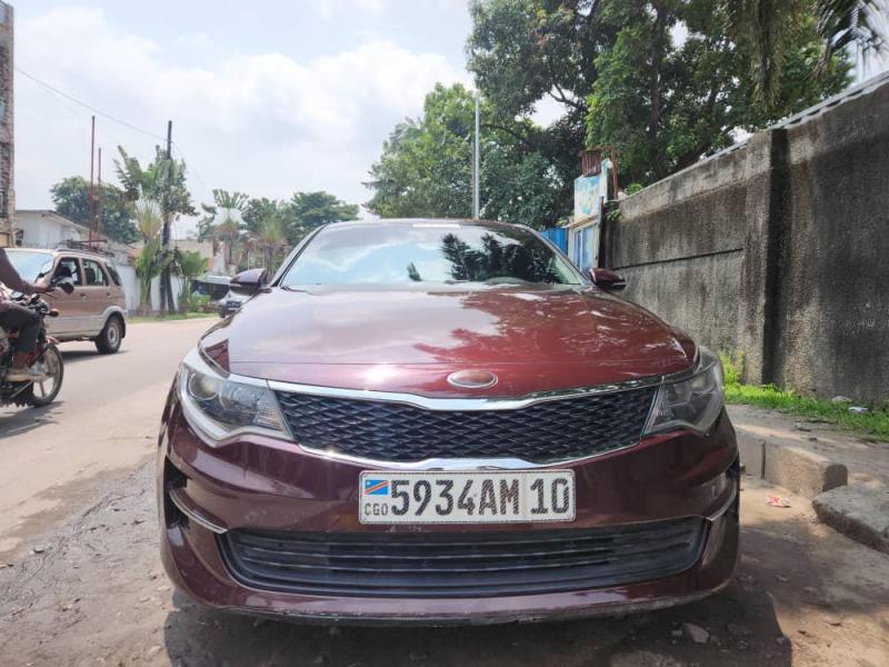 Kia optima 2016 4 cylindres essence  Full options  Volant normal  Automatique  Prix  8.500  discut lgrement  Localisation appel   Offre directe