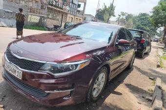Kia optima 2016 4 cylindres essence  Full options  Volant normal  Automatique  Prix  8.500  discut lgrement  Localisation appel   Offre directe