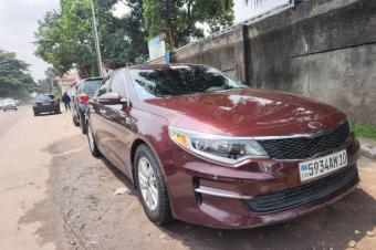 Kia optima 2016 4 cylindres essence  Full options  Volant normal  Automatique  Prix  8.500  discut lgrement  Localisation appel   Offre directe
